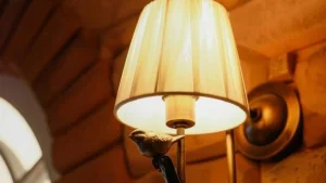 У Львові в деяких районах зникло світло — що відомо